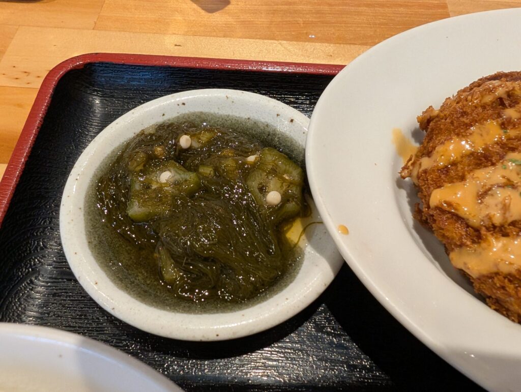 食堂うめぼし天神南の小鉢
