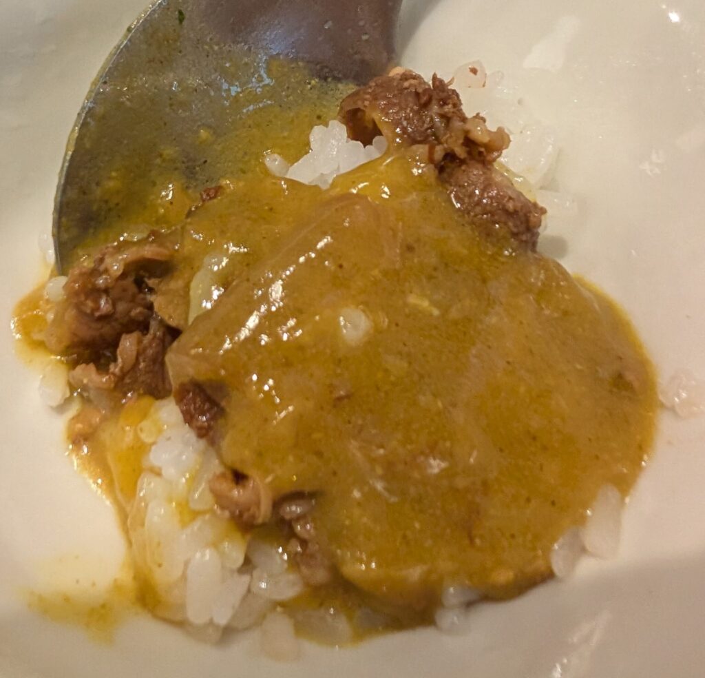 食堂うめぼし天神南のミニカレーの接写