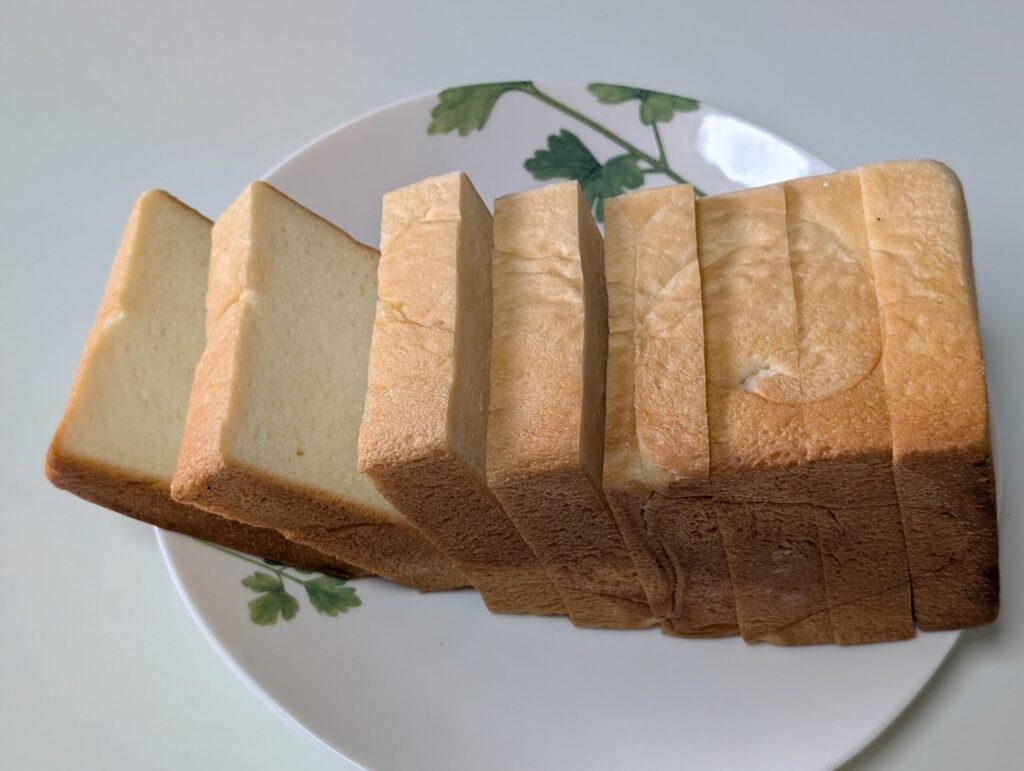カットしたジャージー食パン