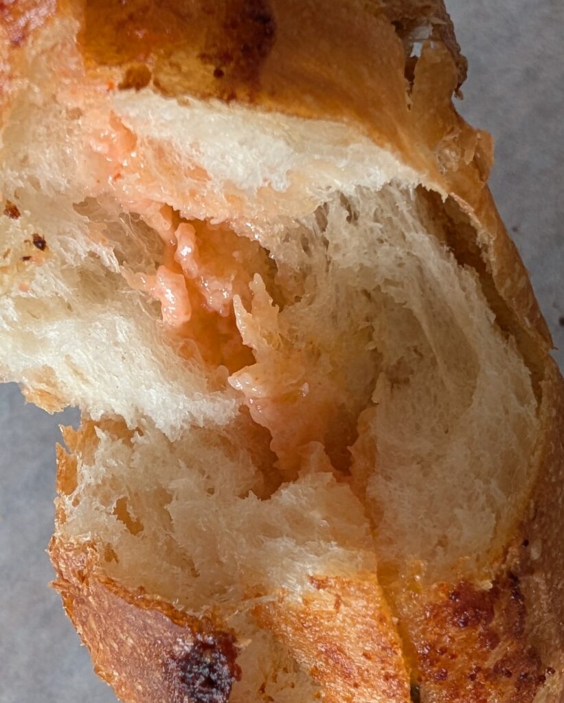 かねふくの明太子フランスの断面