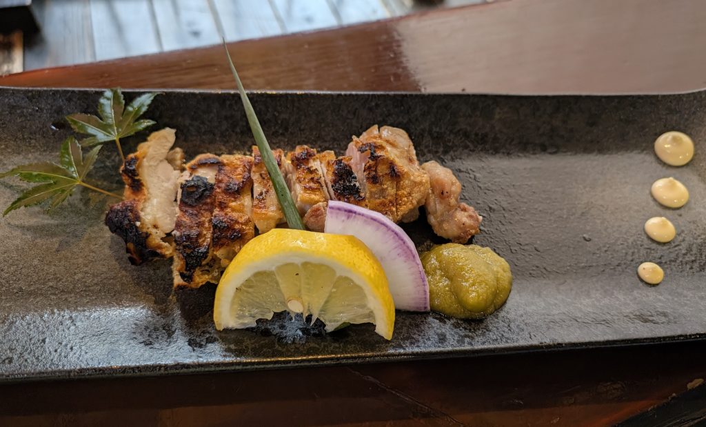 朝びき鶏の岩塩焼きと柚子胡椒