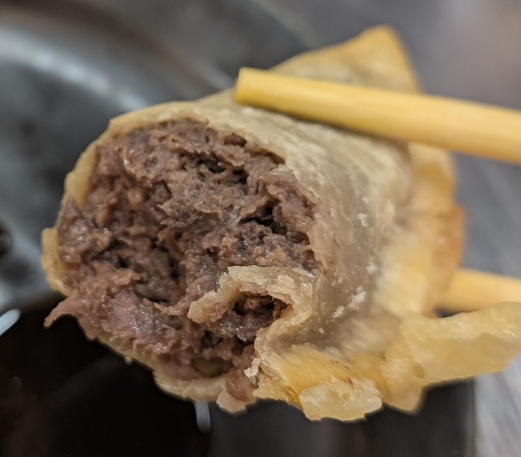 気晴れ屋のまぐろ揚げ餃子接写