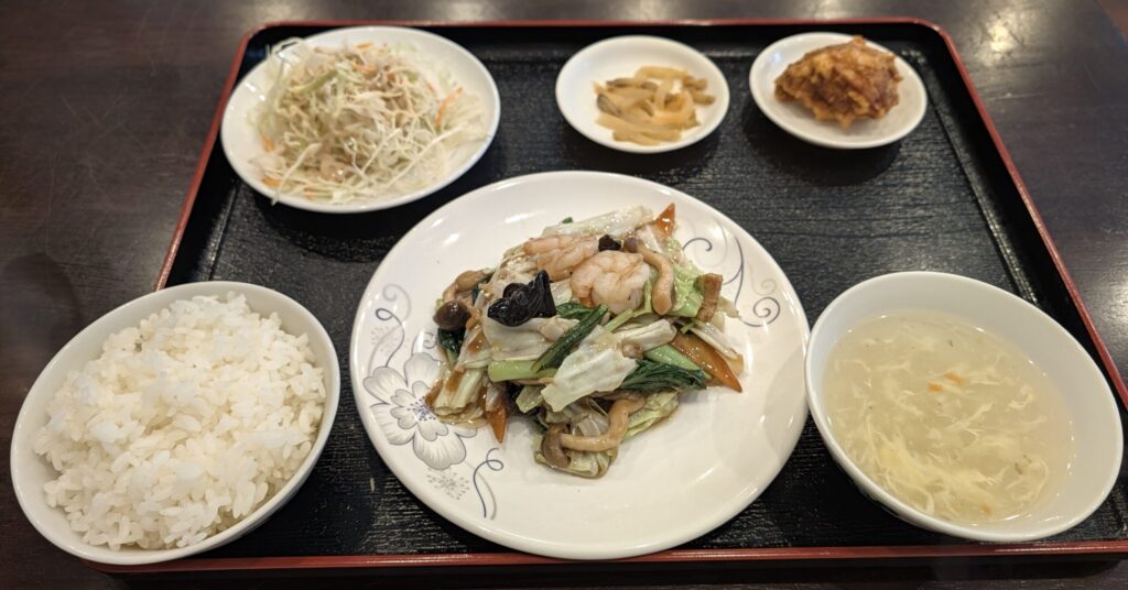 月佳閣の八宝菜定食980円