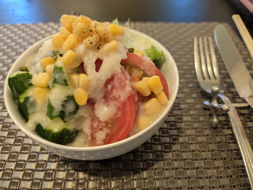 ビストロ蛮のサラダ