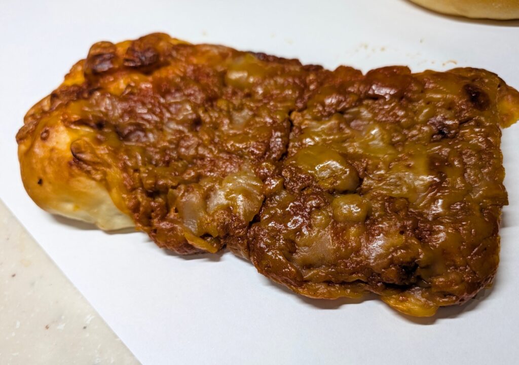 マルシェ・オ・パンの地鶏トマトカレーピザ